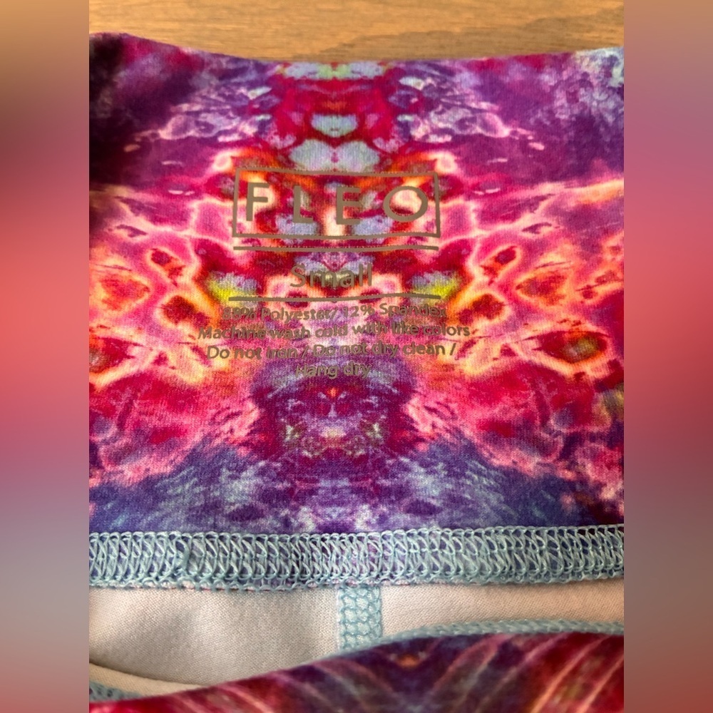Fleo Colorful Women's Shorts high rise size small - Picture 7 of 9